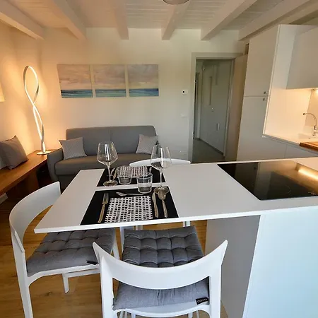 Tiamo Modern Design Πανσιόν 4*