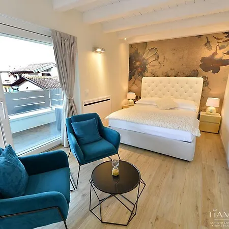 Tiamo Modern Design Πανσιόν 4*