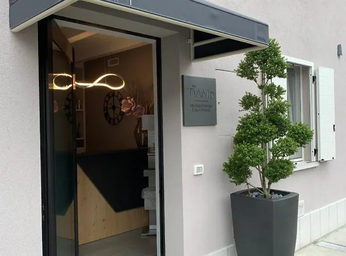 ゲストハウス Tiamo Modern Design 4*