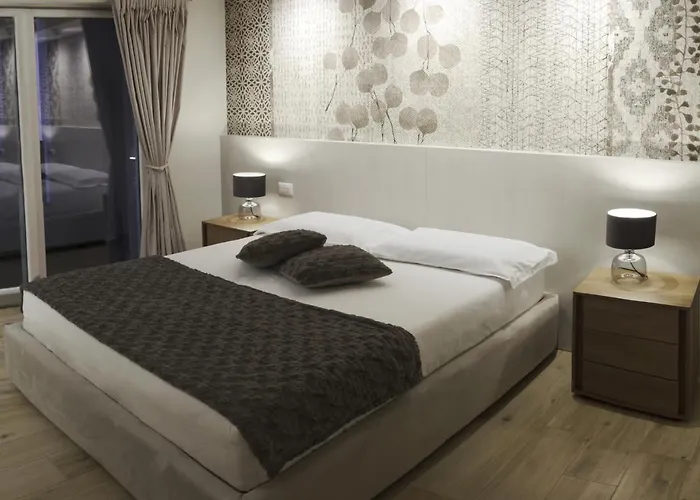 Tiamo Modern Design ゲストハウス 4*