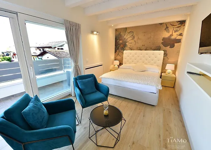 Tiamo Modern Design ゲストハウス 4*