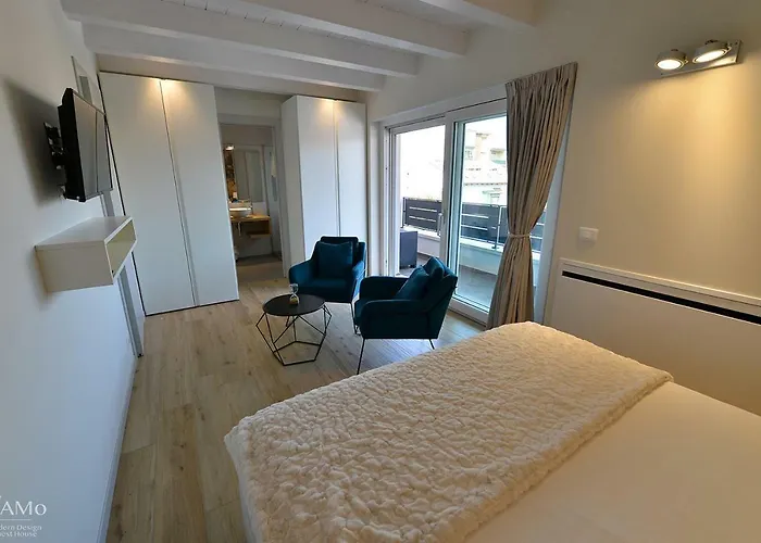 Tiamo Modern Design ゲストハウス 4*